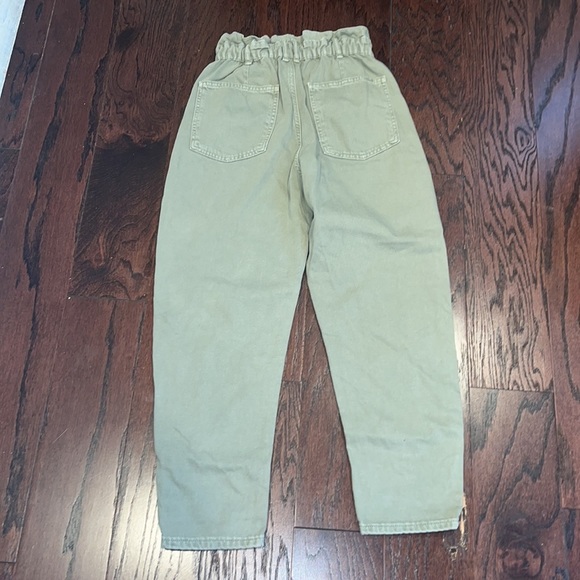 ZARA Women’s Light Olive Green Paper Bag High Rise Jeans Size 4 - Picture 2 of 5